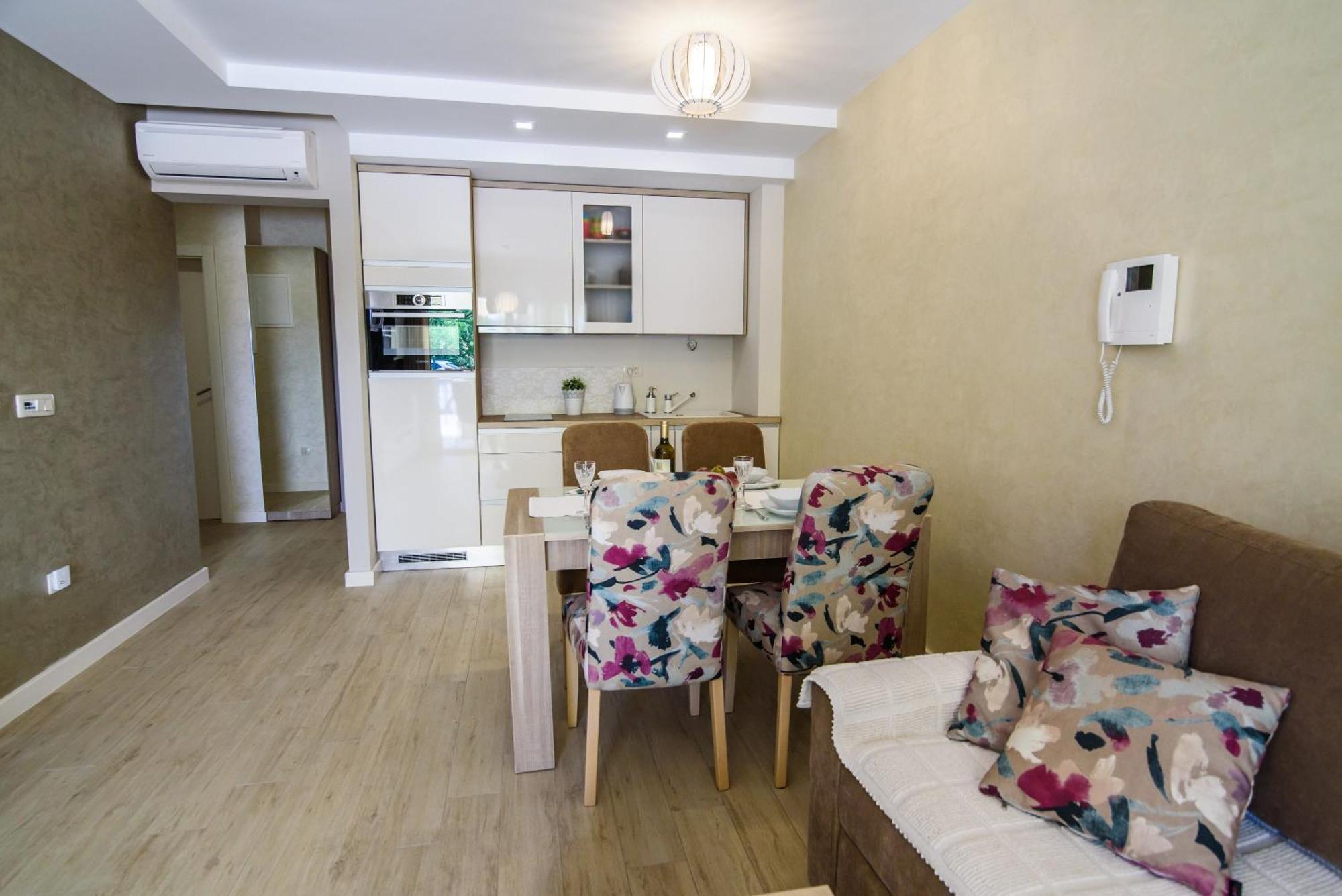 Apartments Leone Lukas بروماجنا الغرفة الصورة
