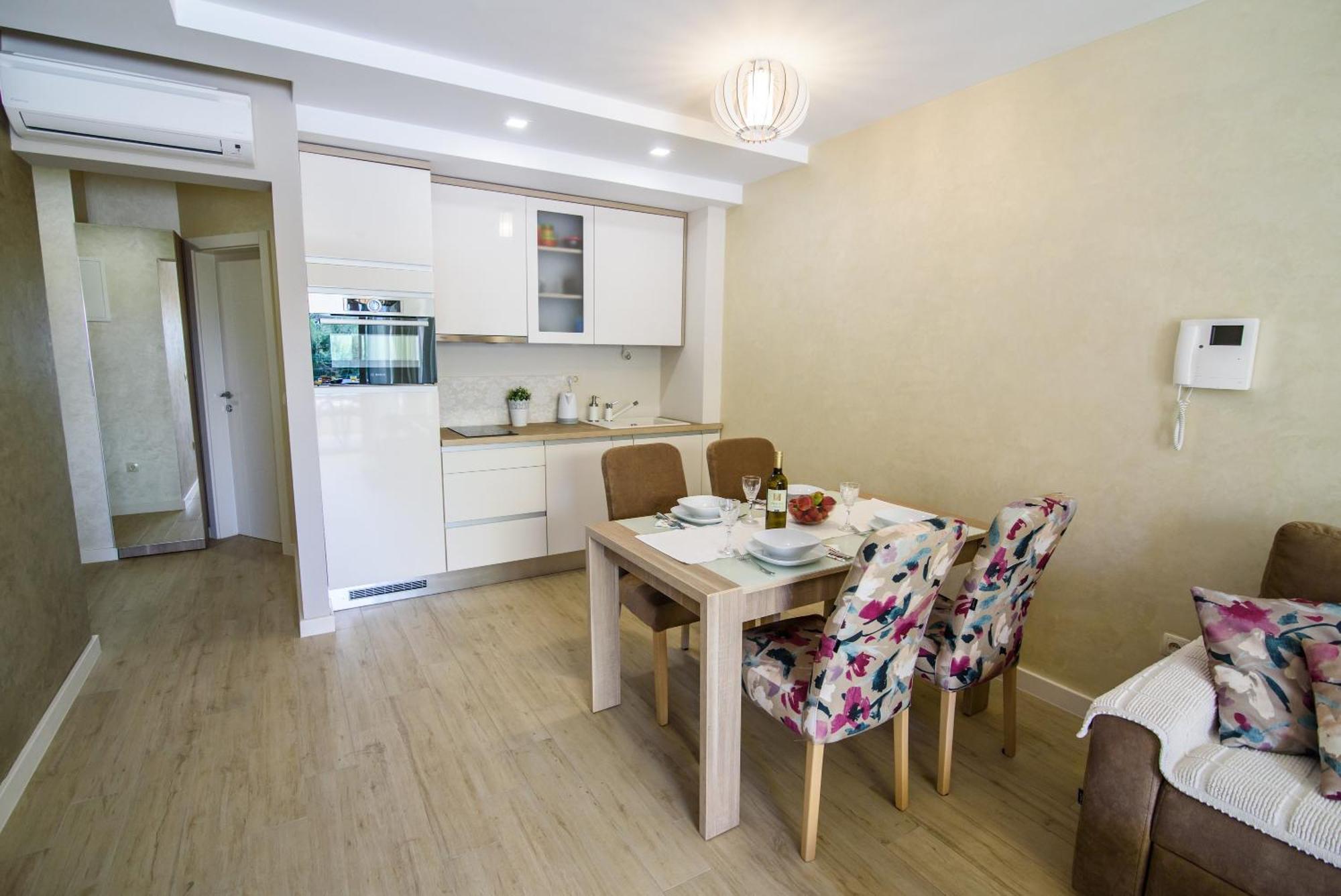 Apartments Leone Lukas بروماجنا الغرفة الصورة