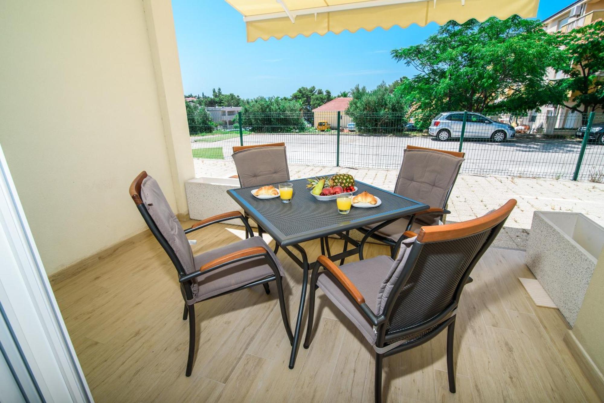 Apartments Leone Lukas بروماجنا الغرفة الصورة